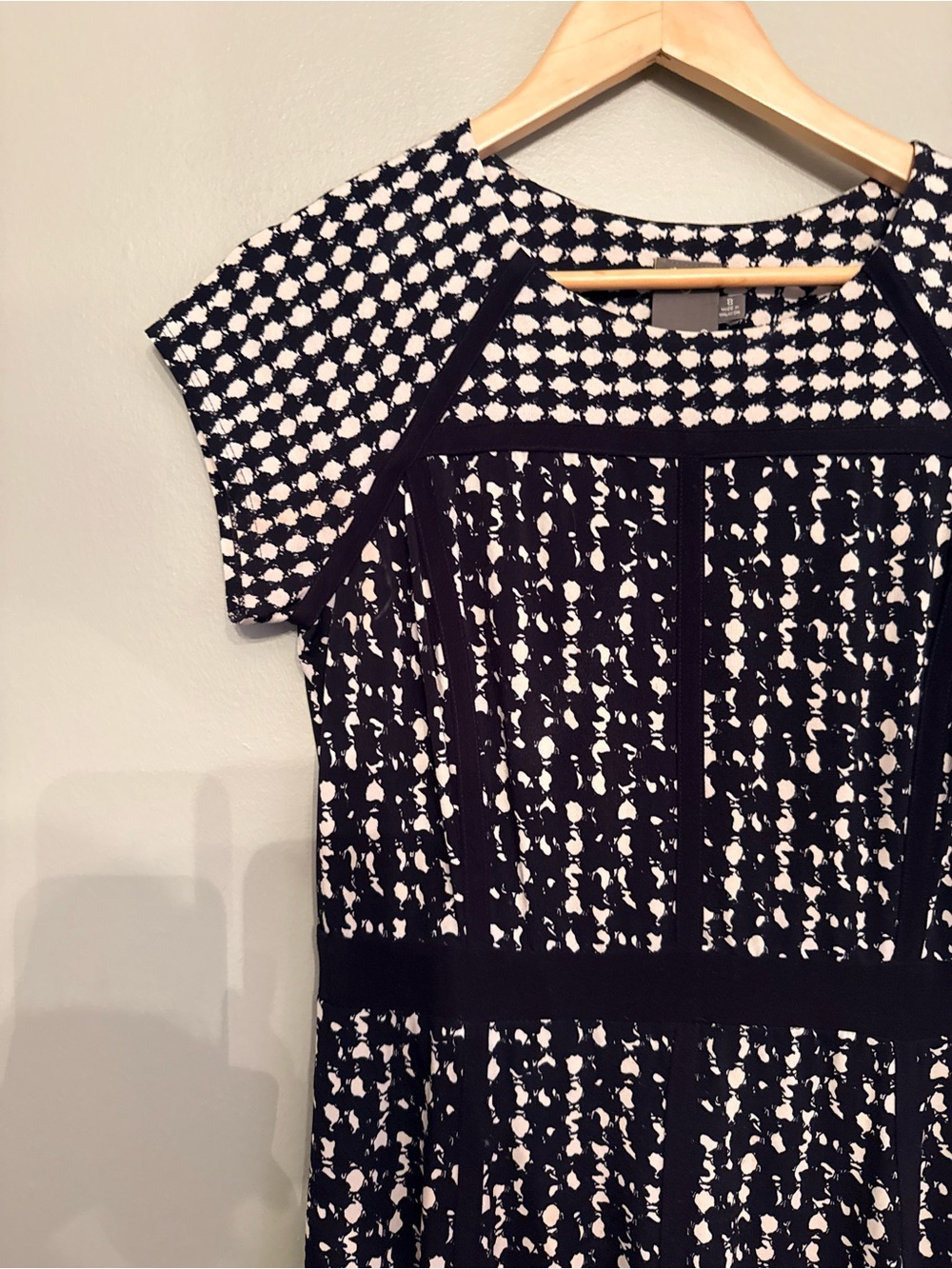 Taylor Black & White Graphic Print Cap-Sleeve A-Line Dress Size 8 - Picture 2 of 5